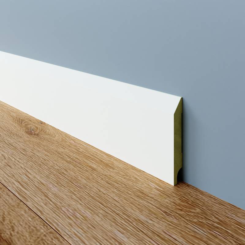 Moderne plint - 18 x 90 mm - Gegrond